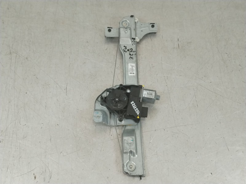 Recambio de elevalunas delantero derecho para peugeot 208 1.2 12v vti referencia OEM IAM 9816402080  9816401680