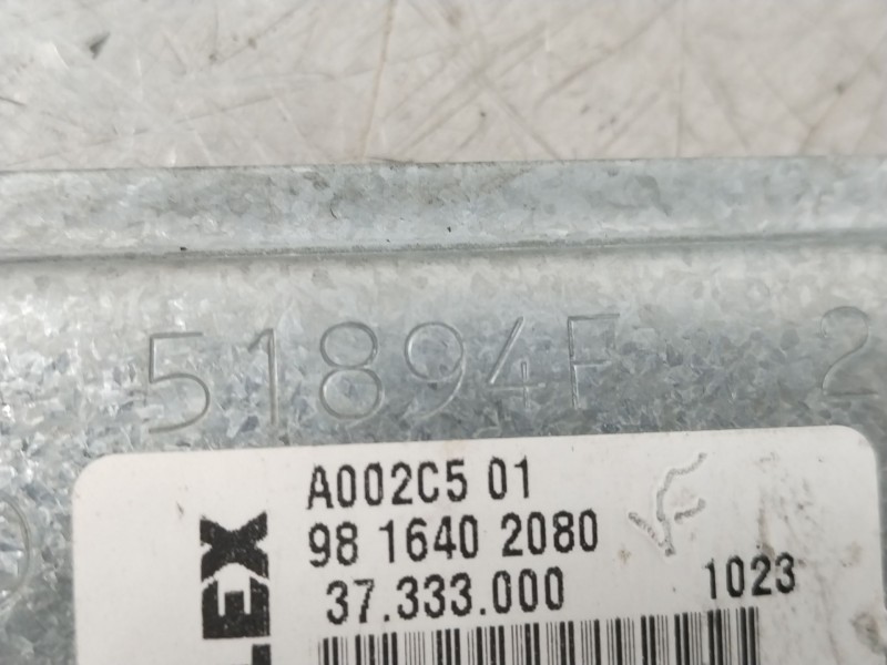 Recambio de elevalunas delantero derecho para peugeot 208 1.2 12v vti referencia OEM IAM 9816402080  9816401680