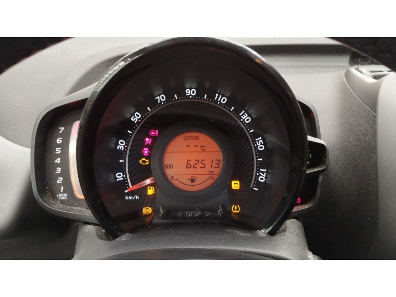 Recambio de cuadro instrumentos para toyota aygo x-cite referencia OEM IAM 69644700U  838000H570