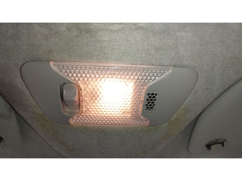 Recambio de luz interior para toyota aygo x-cite referencia OEM IAM 812600H010  