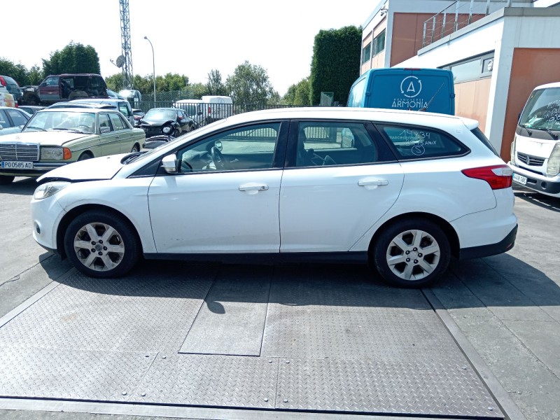 ford focus iii sedán del año 2014