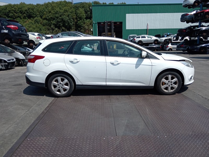 ford focus iii sedán del año 2014