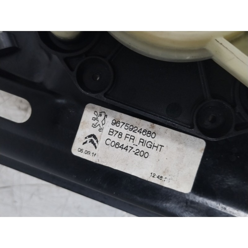 Recambio de elevalunas delantero derecho para citroën c4 picasso ii 1.6 bluehdi 120 referencia OEM IAM 9675924680  