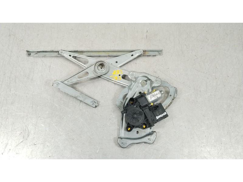 Recambio de elevalunas delantero derecho para renault scenic iii expression referencia OEM IAM 807212569R  807302741R
