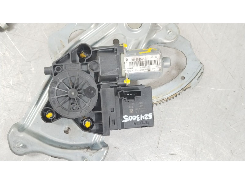 Recambio de elevalunas delantero derecho para renault scenic iii expression referencia OEM IAM 807212569R  807302741R