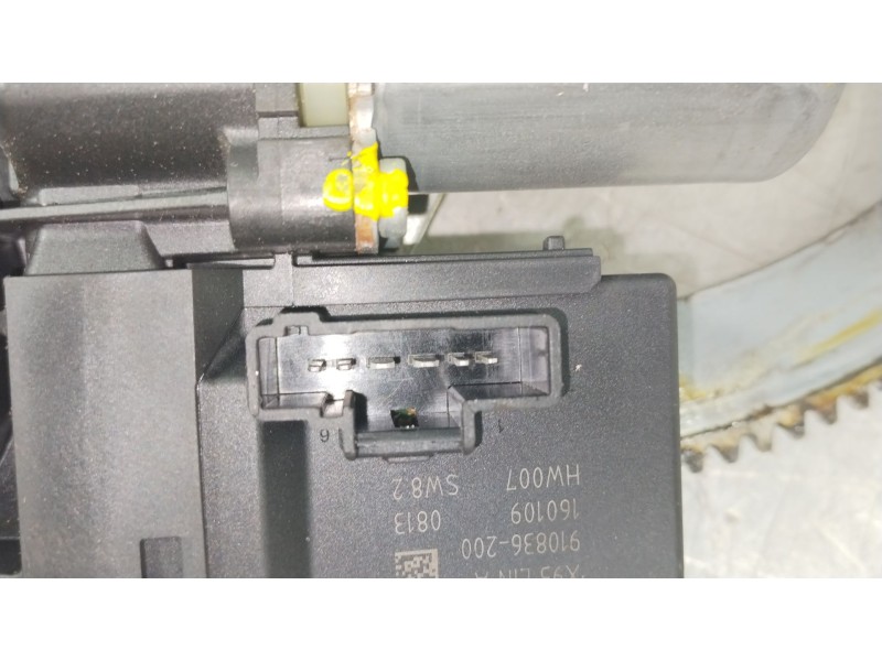 Recambio de elevalunas delantero derecho para renault scenic iii expression referencia OEM IAM 807212569R  807302741R