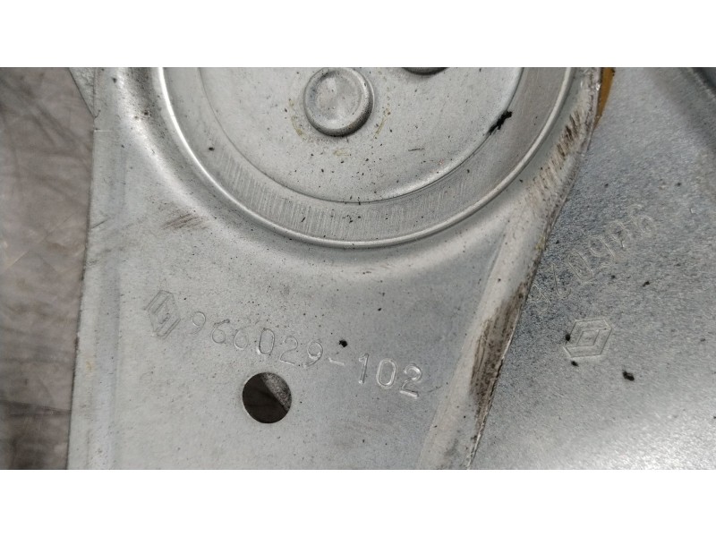 Recambio de elevalunas delantero derecho para renault scenic iii expression referencia OEM IAM 807212569R  807302741R