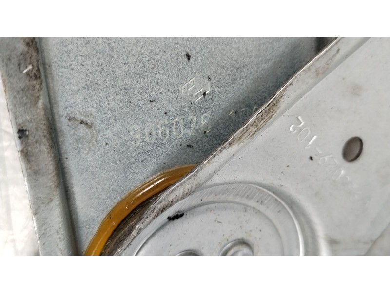 Recambio de elevalunas delantero derecho para renault scenic iii expression referencia OEM IAM 807212569R  807302741R