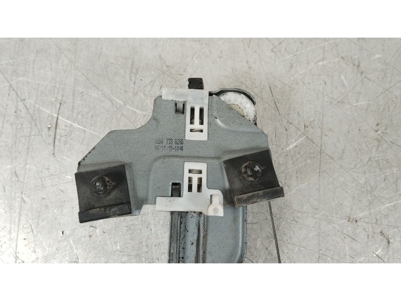 Recambio de elevalunas delantero derecho para dacia duster ambiance 4x2 referencia OEM IAM 8200733828  