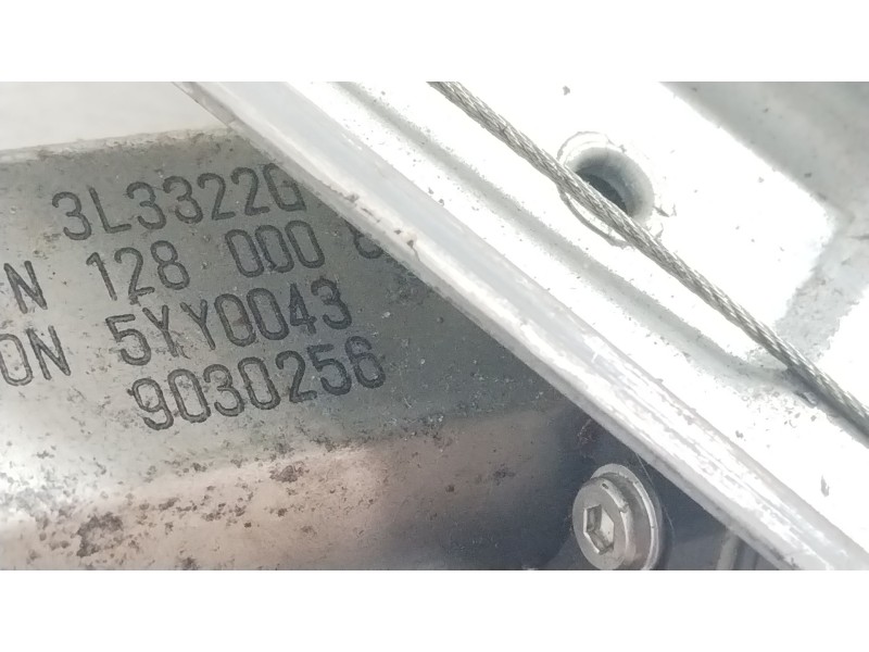 Recambio de elevalunas delantero derecho para dacia duster ambiance 4x2 referencia OEM IAM 8200733828  