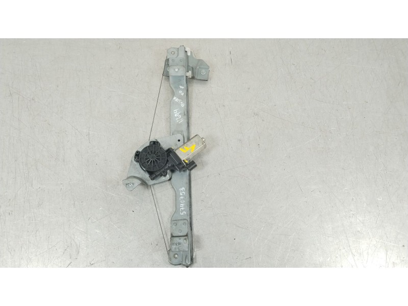 Recambio de elevalunas delantero derecho para dacia duster ambiance 4x2 referencia OEM IAM 8200733828  