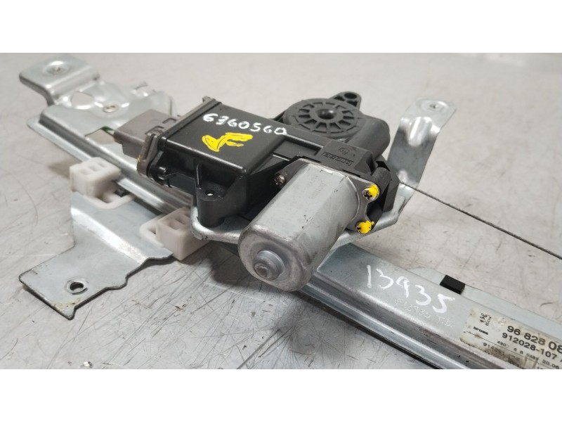 Recambio de elevalunas trasero derecho para peugeot 3008 monospace (0u_) 2.0 hdi hybrid4 referencia OEM IAM 9682808680  91202810