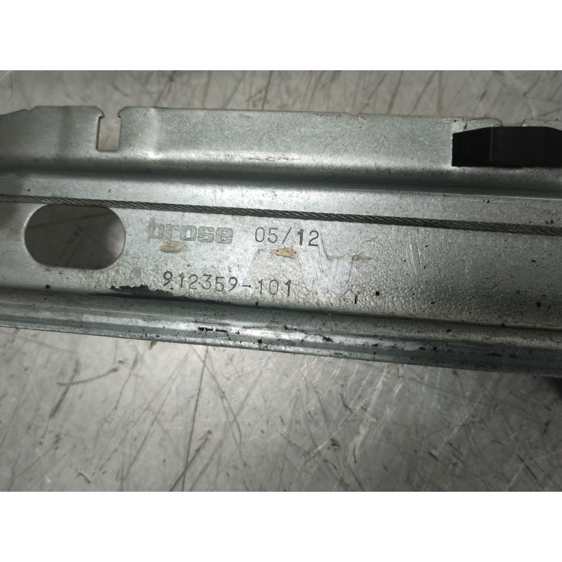 Recambio de elevalunas trasero derecho para peugeot 3008 monospace (0u_) 2.0 hdi hybrid4 referencia OEM IAM 9682808680  91202810