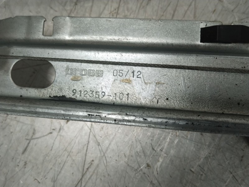 Recambio de elevalunas trasero derecho para peugeot 3008 monospace (0u_) 2.0 hdi hybrid4 referencia OEM IAM 9682808680  91202810