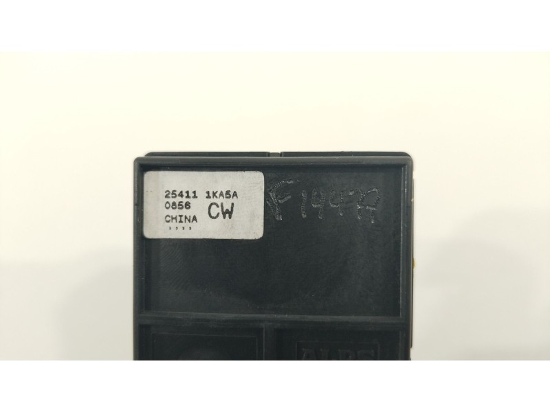 Recambio de mando elevalunas delantero derecho para nissan juke (f15) 1.5 dci referencia OEM IAM 254111KA5A  