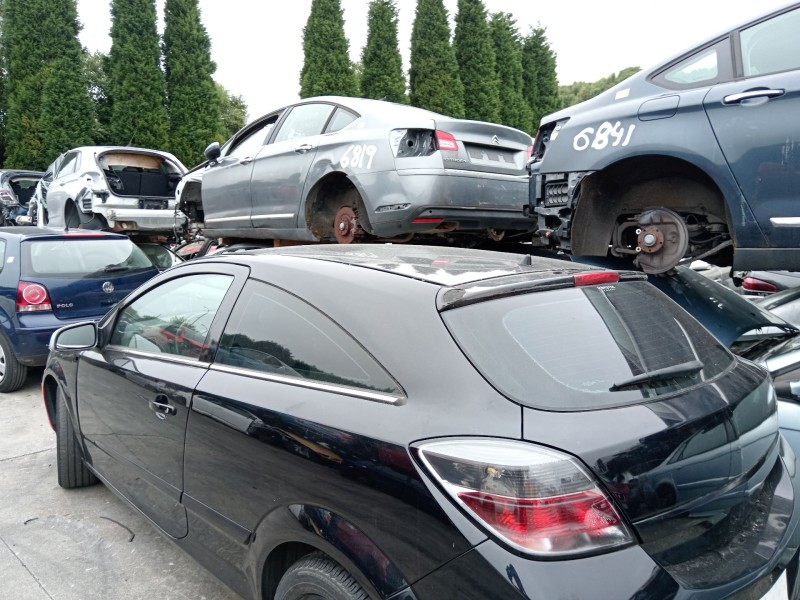 opel astra h gtc (a04) del año 2007