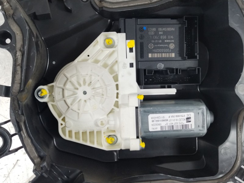 Recambio de elevalunas delantero izquierdo para seat leon (1p1) 1.9 tdi referencia OEM IAM 1K0959793L F005S00294 1P0837401D