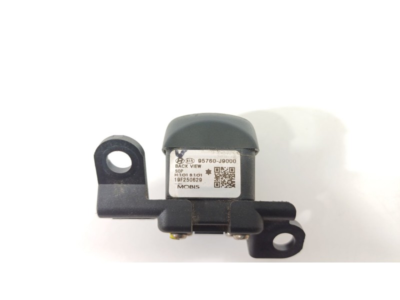 Recambio de camara para hyundai kona tecno 2wd referencia OEM IAM 95760J9000  
