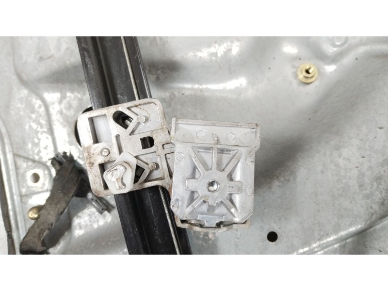 Recambio de elevalunas delantero derecho para volkswagen golf iv (1j1) 1.6 referencia OEM IAM 1J4837730AA  