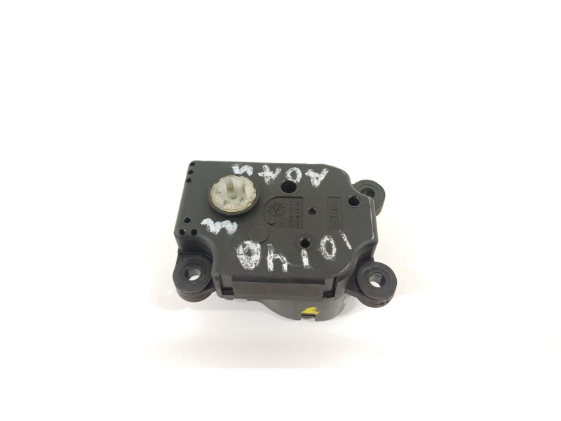 Recambio de motor apertura trampillas climatizador para opel adam unlimited ecoflex referencia OEM IAM A21202000  EAD586