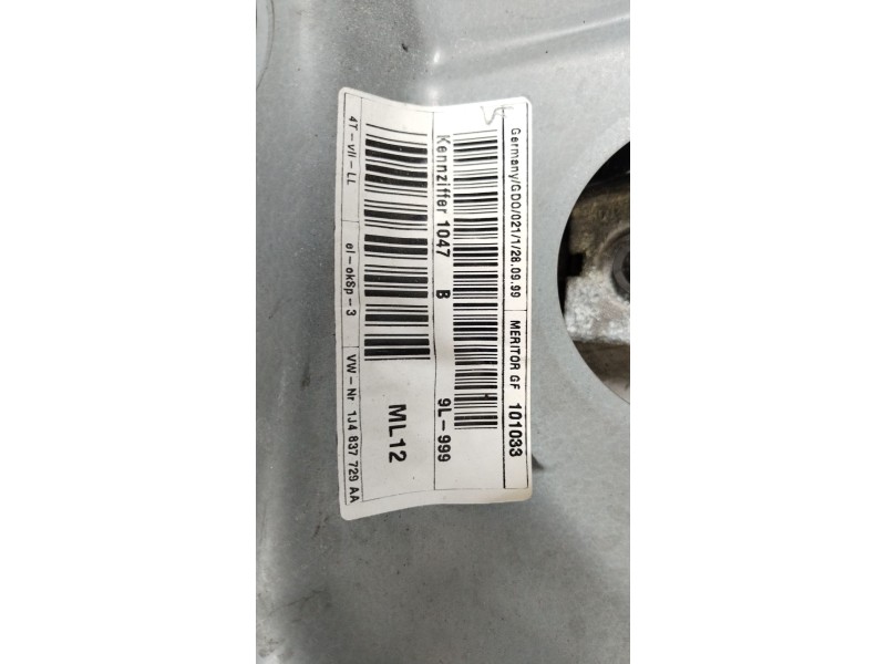 Recambio de elevalunas delantero izquierdo para volkswagen golf iv (1j1) 1.6 referencia OEM IAM 1J4837729AA  1J1959801C