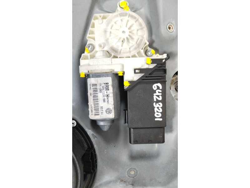 Recambio de elevalunas delantero izquierdo para volkswagen golf iv (1j1) 1.6 referencia OEM IAM 1J4837729AA  1J1959801C
