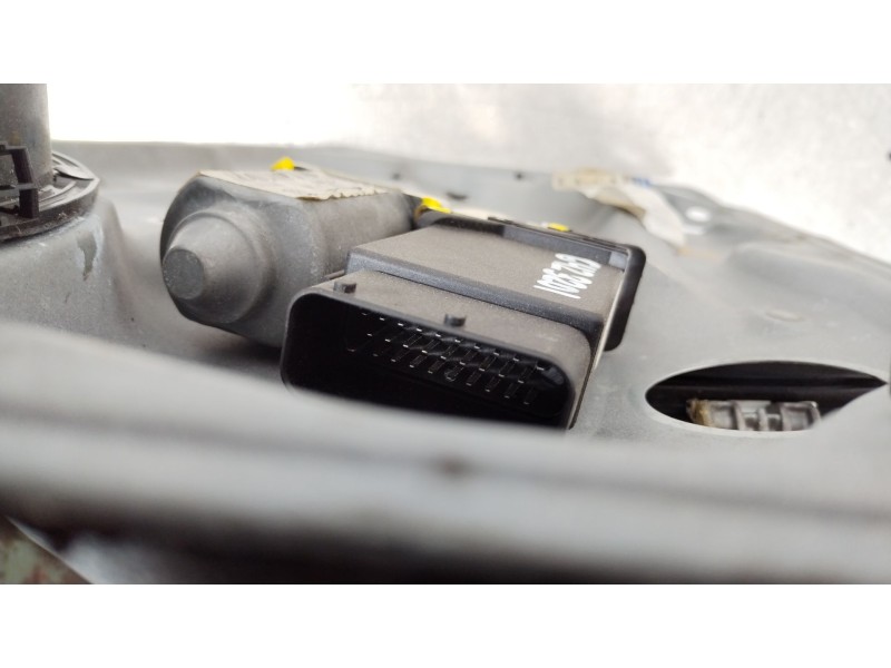 Recambio de elevalunas delantero izquierdo para volkswagen golf iv (1j1) 1.6 referencia OEM IAM 1J4837729AA  1J1959801C