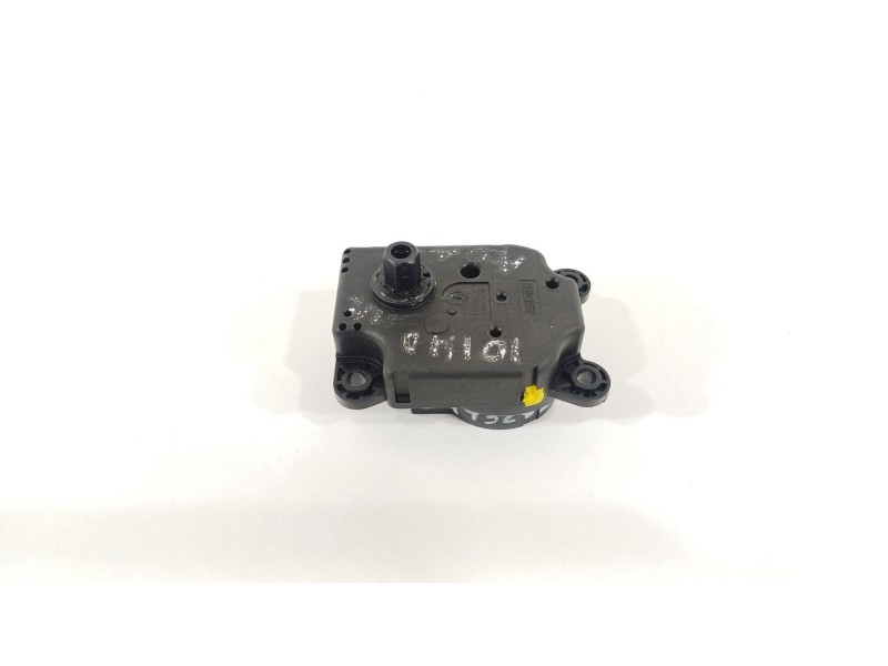 Recambio de motor apertura trampillas climatizador para opel adam unlimited ecoflex referencia OEM IAM A21201300  