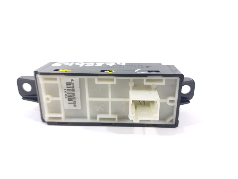 Recambio de mando multifuncion para peugeot 208 i (ca_, cc_) 1.2 vti 82 referencia OEM IAM 96758773XU  