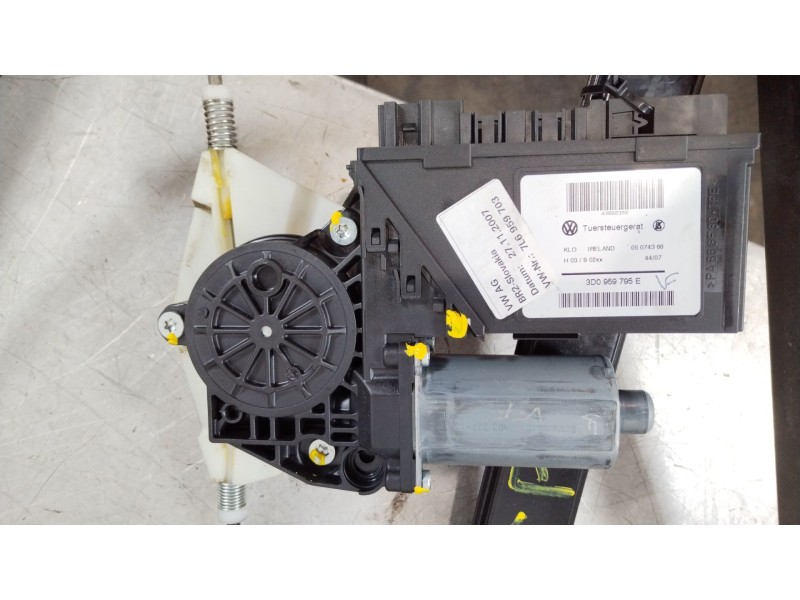 Recambio de elevalunas trasero izquierdo para volkswagen touareg (7l6) v6 tdi individual referencia OEM IAM 7L0839461D  3D095979