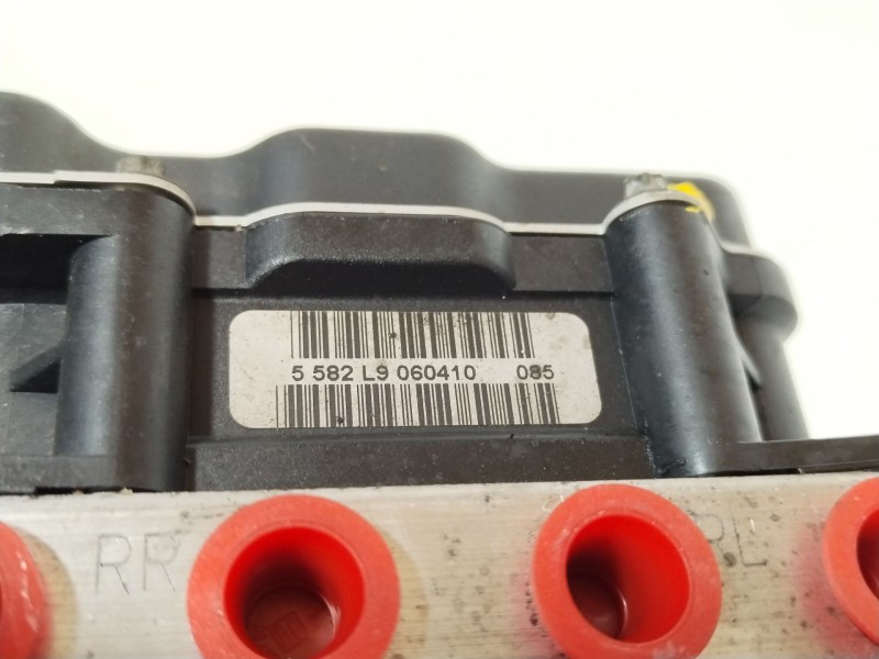 Recambio de abs para toyota avensis (t27) active referencia OEM IAM 4454005071  