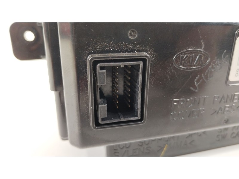 Recambio de pantalla multifuncion para kia cee´d emotion referencia OEM IAM 957101H100  