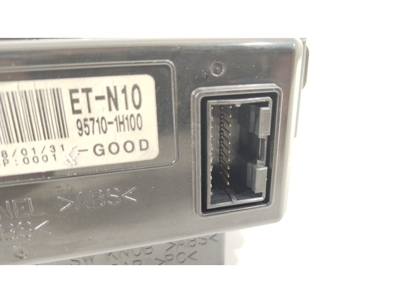 Recambio de pantalla multifuncion para kia cee´d emotion referencia OEM IAM 957101H100  