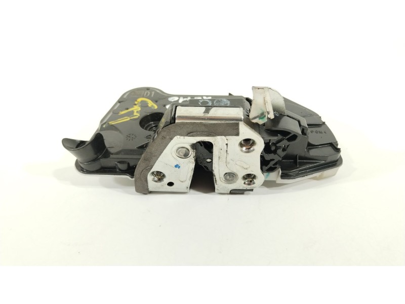 Recambio de cerradura puerta delantera derecha para toyota aygo x-cite referencia OEM IAM 6903002520  