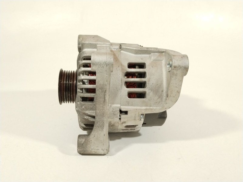 Recambio de alternador para bmw 3 touring (e91) 320 d referencia OEM IAM 12317802471  TG15C093