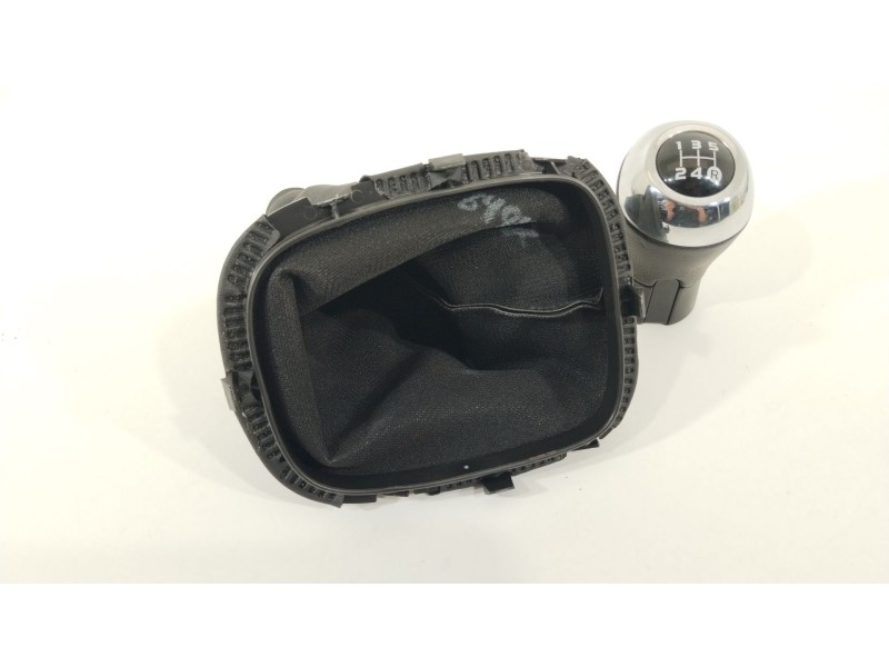 Recambio de pomo palanca cambio para toyota aygo x-cite referencia OEM IAM 335040H070B1  