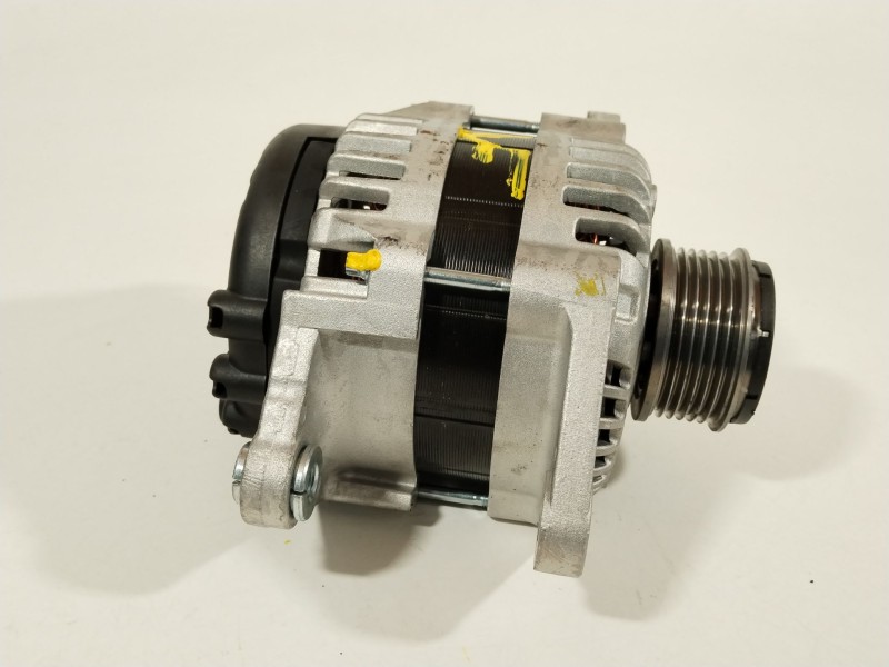 Recambio de alternador para opel astra j (p10) 1.7 cdti (68) referencia OEM IAM 13500186  