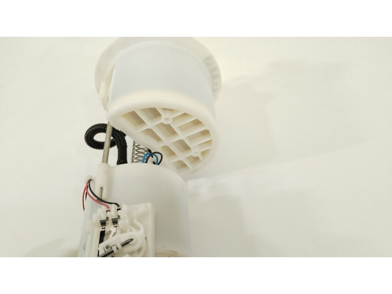 Recambio de bomba combustible para toyota aygo x-cite referencia OEM IAM 770200H041  