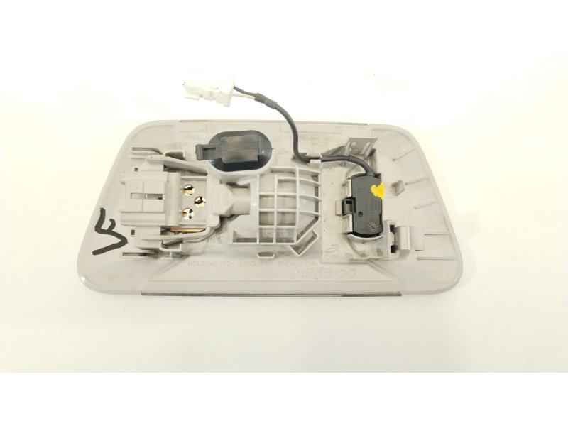 Recambio de luz interior para toyota aygo x-cite referencia OEM IAM 812600H010  