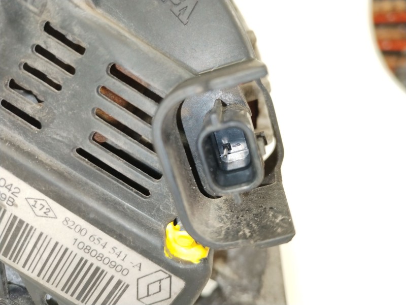 Recambio de alternador para renault clio iii exception referencia OEM IAM 8200654541  