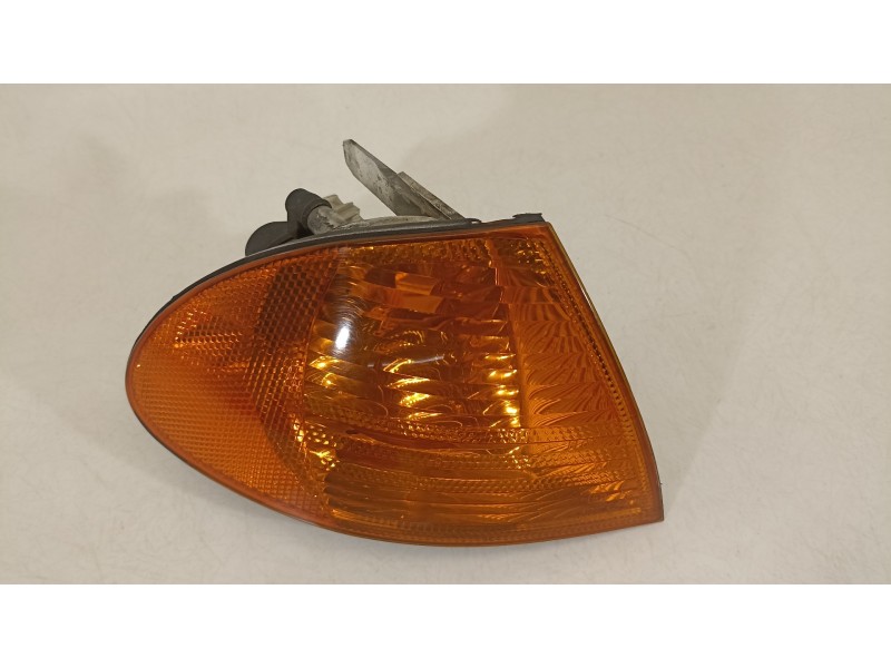 Recambio de piloto delantero derecho para bmw serie 3 berlina (e46) 320d referencia OEM IAM 6902766  