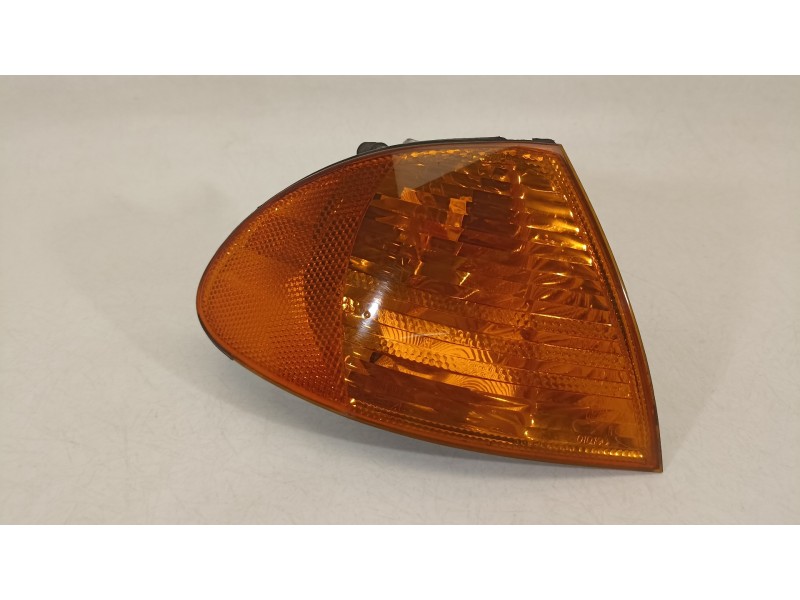 Recambio de piloto delantero derecho para bmw serie 3 berlina (e46) 320d referencia OEM IAM 6902766  