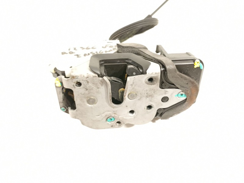 Recambio de cerradura puerta delantera derecha para opel insignia berlina cosmo referencia OEM IAM 13503802  