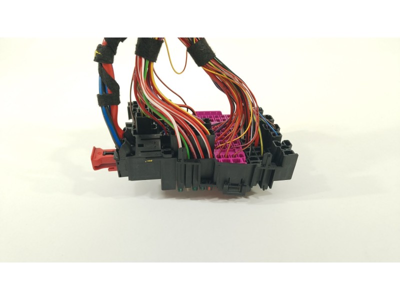 Recambio de caja reles / fusibles para seat ibiza v (kj1, kjg) 1.0 tsi referencia OEM IAM 2Q0937615A  