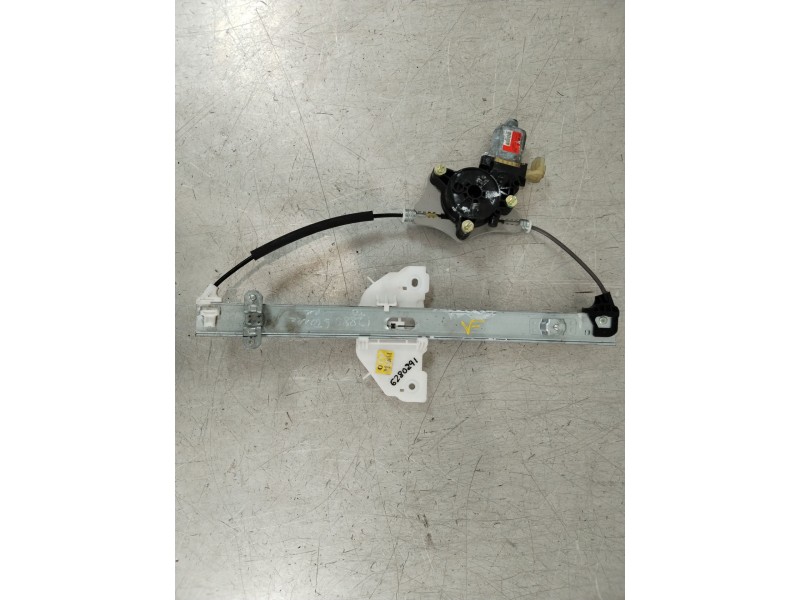 Recambio de elevalunas trasero derecho para kia stonic (ybcuv) black edition referencia OEM IAM 83402H8100  83460H8000