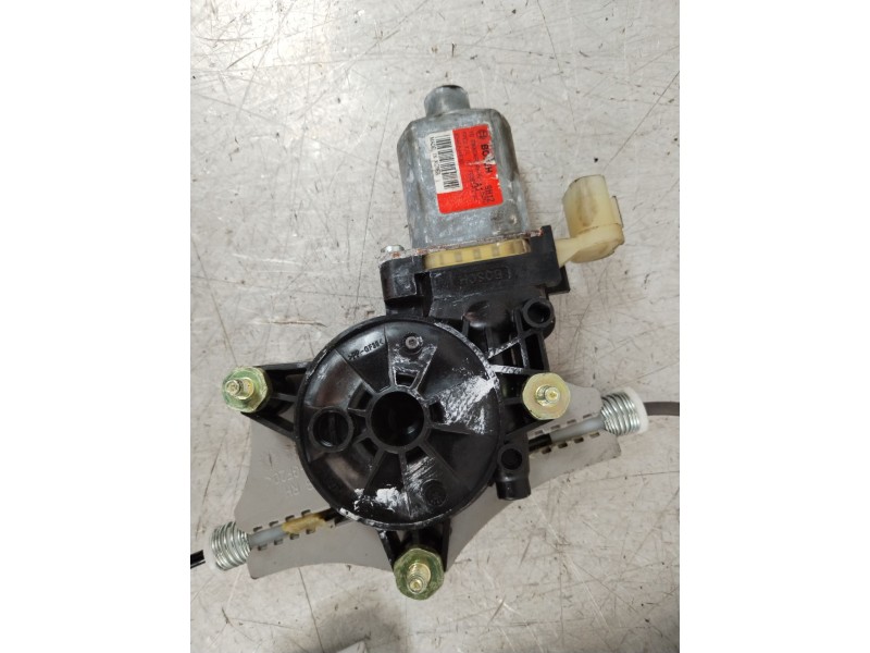 Recambio de elevalunas trasero derecho para kia stonic (ybcuv) black edition referencia OEM IAM 83402H8100  83460H8000