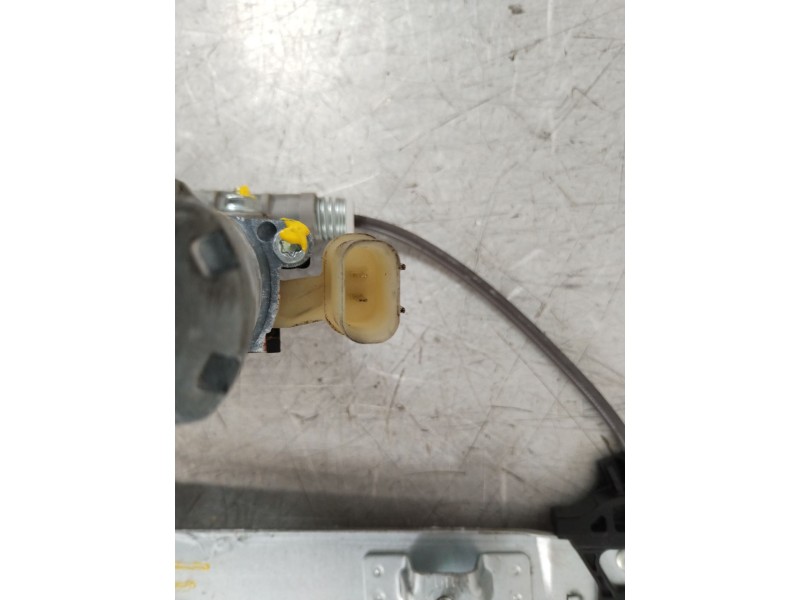 Recambio de elevalunas trasero derecho para kia stonic (ybcuv) black edition referencia OEM IAM 83402H8100  83460H8000