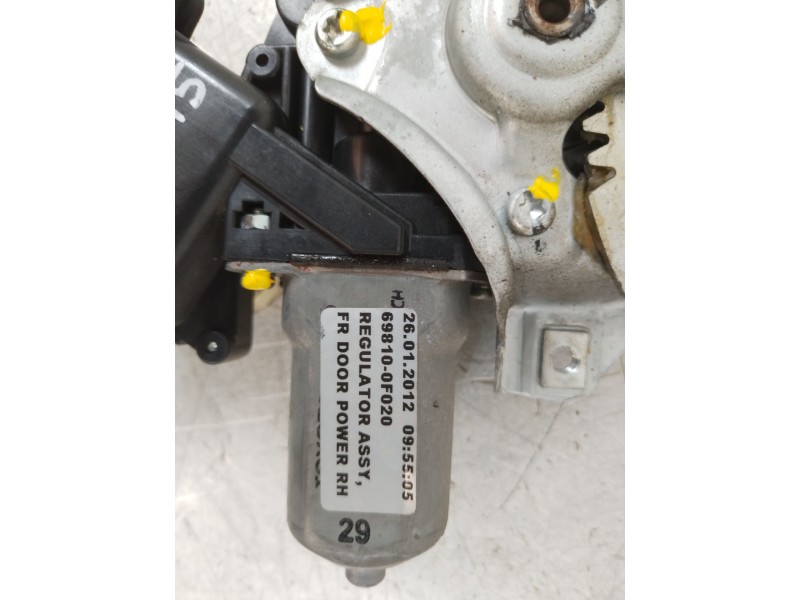 Recambio de elevalunas delantero derecho para toyota verso active referencia OEM IAM 698100F020  