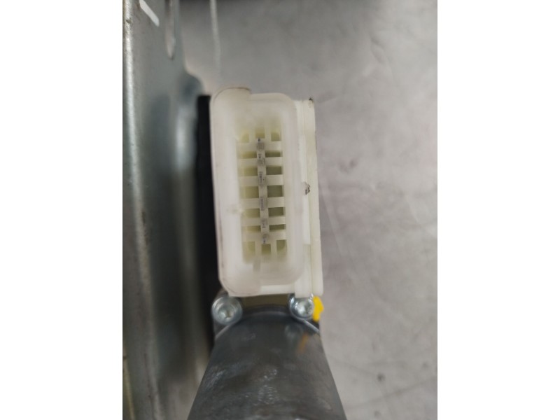 Recambio de elevalunas trasero derecho para nissan qashqai (j11) acenta referencia OEM IAM 82700HV00C  E06028102