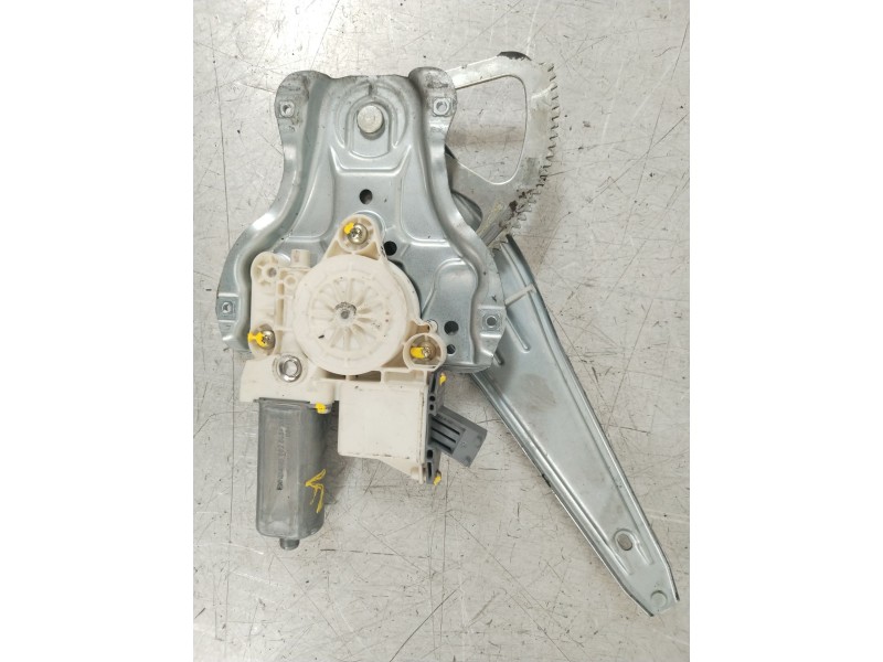 Recambio de elevalunas trasero izquierdo para toyota avensis wagon (t25) 2.0 turbodiesel cat referencia OEM IAM 6984005100  